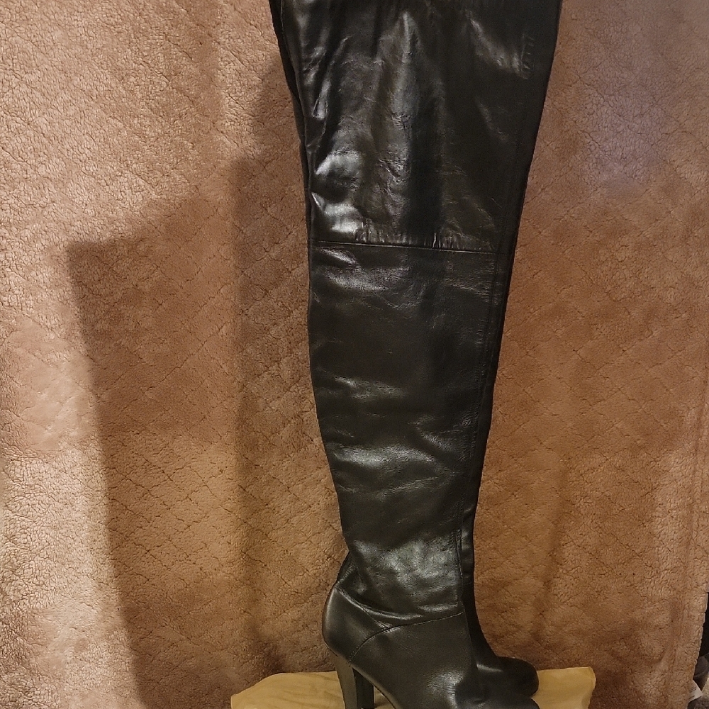 Colin Stuart Black Over the Knee Boots Sleek Design